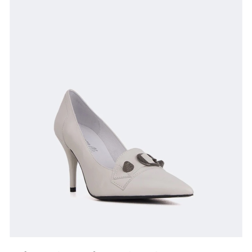 White leather kitten heels! Balenciaga